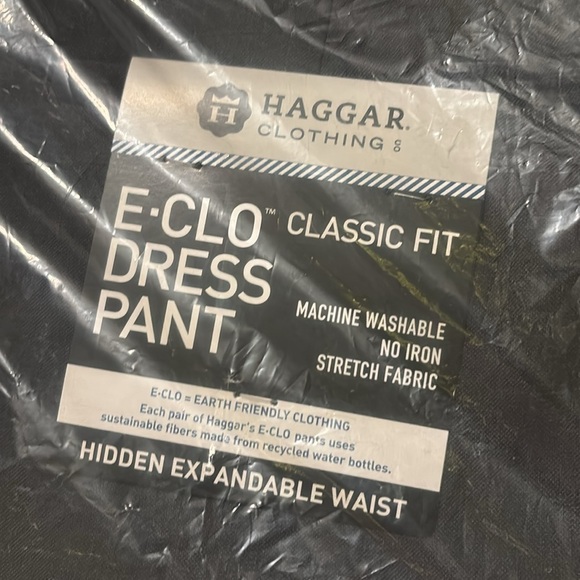 Haggar E-CLO Classic Fit Stretch Fabric Dress Pant - Picture 5 of 5